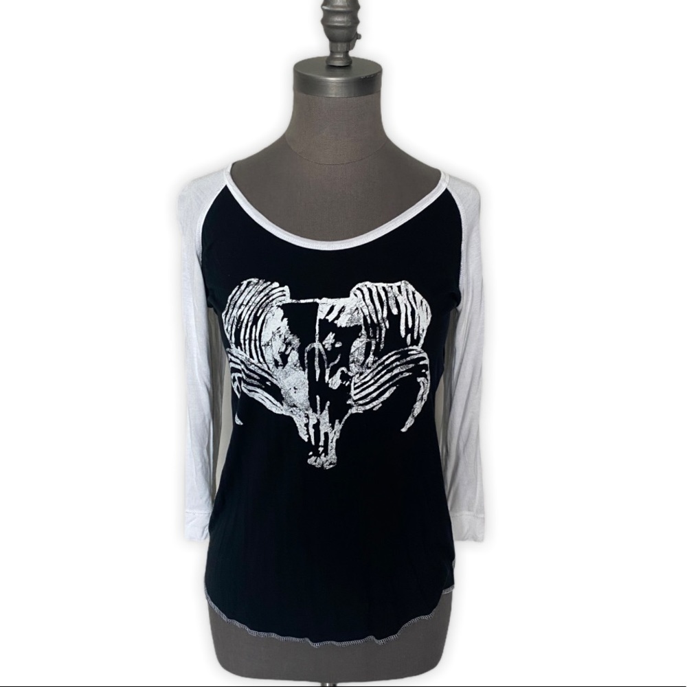 Aritzia Wilfred Free Baseball graphic tee Small